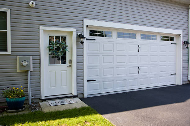 24/7 Emergency Garage Door Panel Replacement experts in Helena Flats, MT
